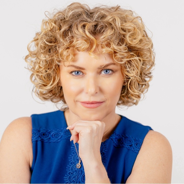 Kari Goetz Headshot